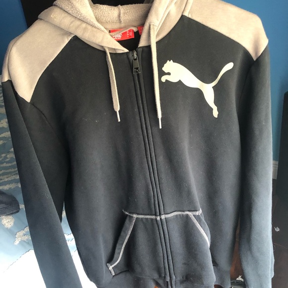 Puma jacket barely worn at all - Picture 3 of 5